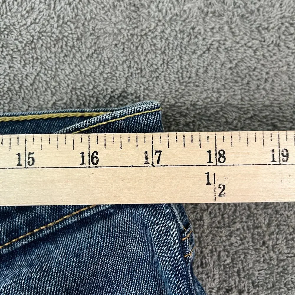 Levis levi 559